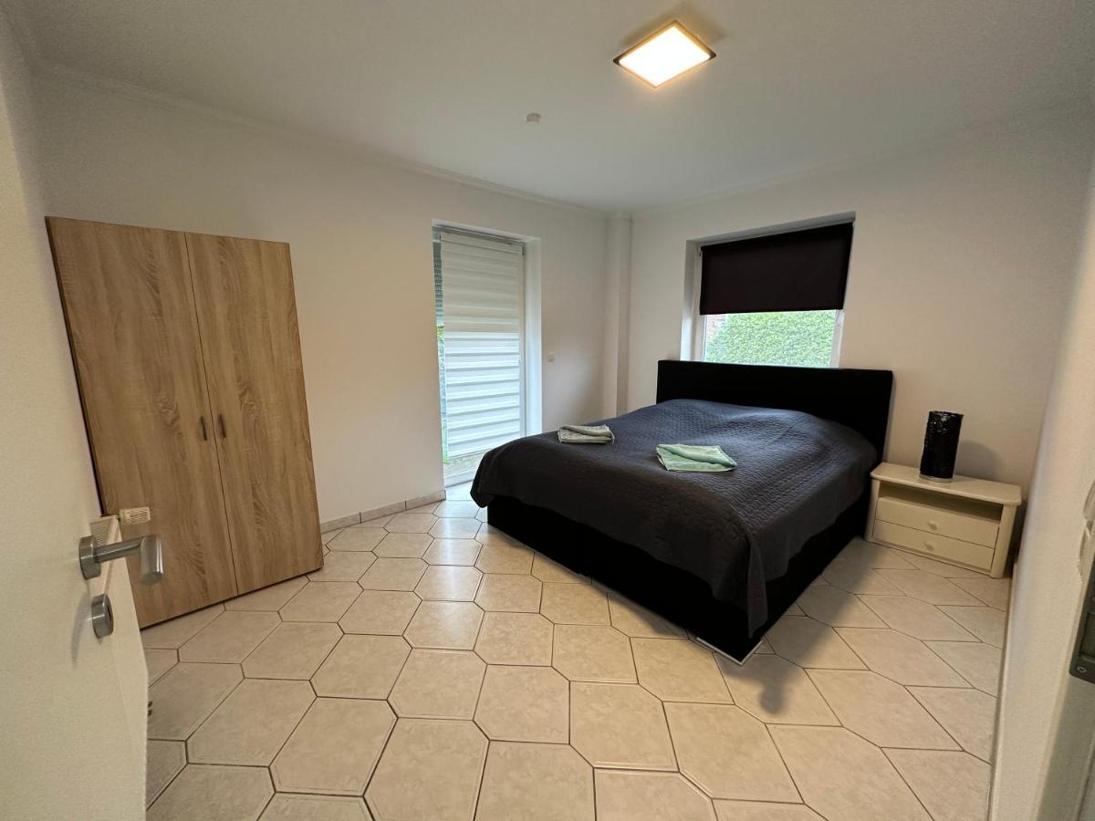 Ferienwohnung Am Hafen Ruestersiel Wilhelmshaven Exterior foto